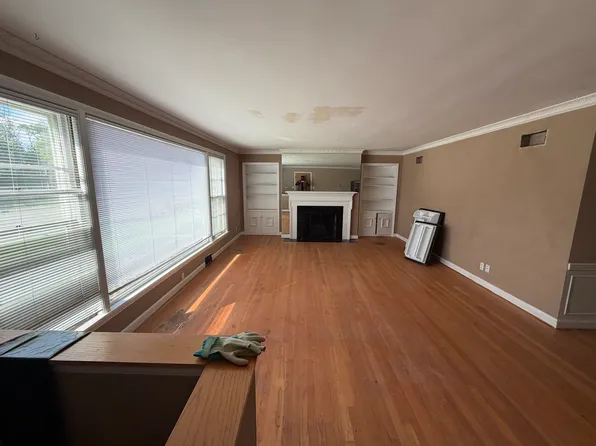 8216 W North Ave APT 1, Milwaukee, WI 53213