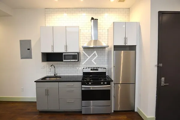 Rented by Yaffa Realty LLC | media 2