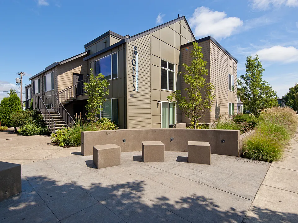 125-135-155 E 19th Ave