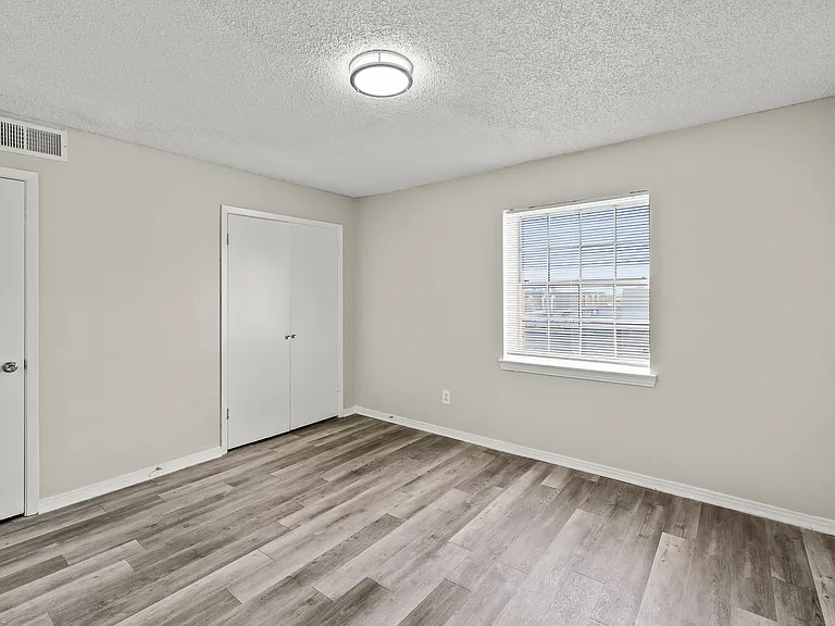 La Bella Apartments — Photo 21