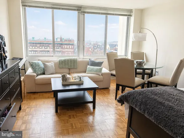 604 S Washington Sq APT 713, Philadelphia, PA 19106