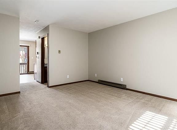 4th image of 150 Flintridge Dr APT 6