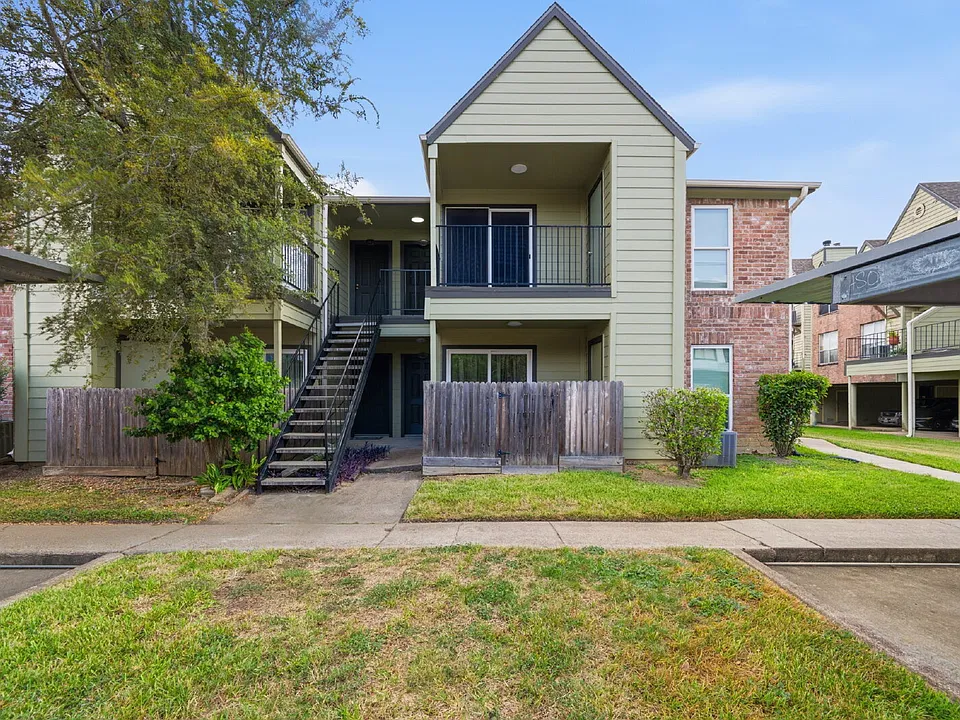 18800 Egret Bay Blvd #300