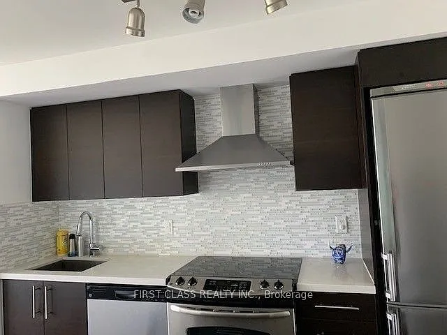 58 Orchard View Blvd #1001 — Photo 3