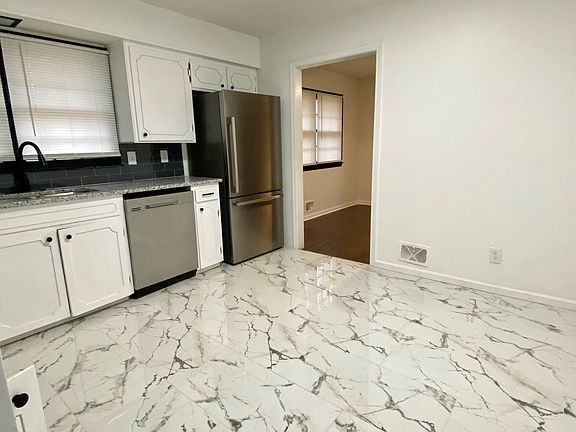 4th image of 8818 Arlington Ave
