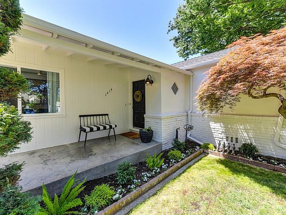 2nd image of 1414 Perkins Way