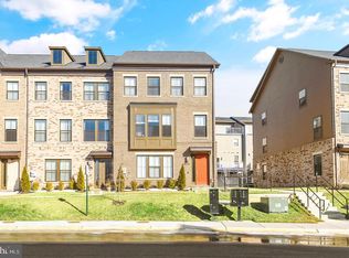 3093 Alan Shepard St, Herndon, VA 20171