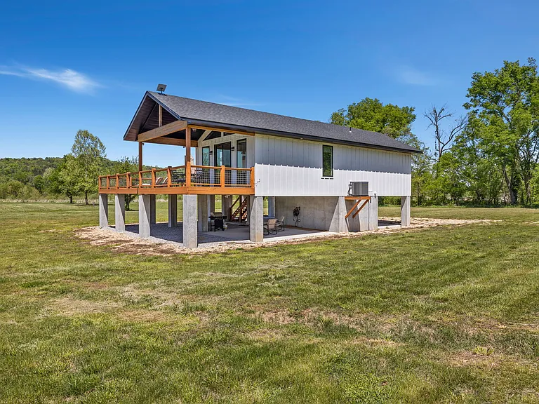 Rivercrest Ln — Photo 18