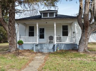 406 Henry St, Gretna, VA 24557
