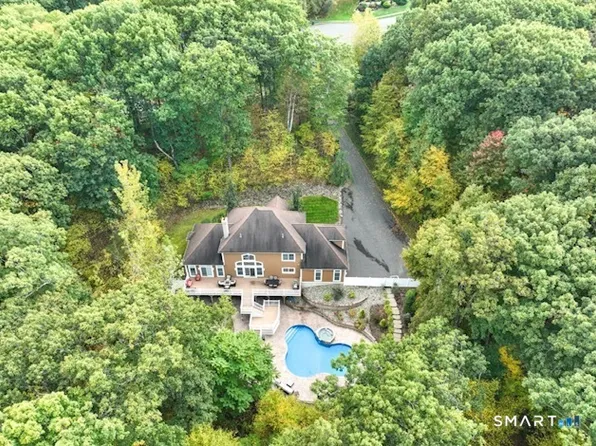 4 Southdown Drive, Bristol, CT 06010