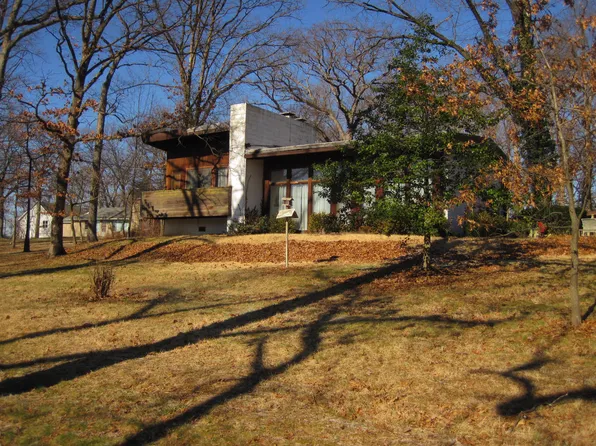 1200 Seiler Rd, Godfrey, IL 62035