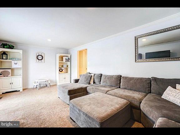 3rd image of 19518 Wootton Ave