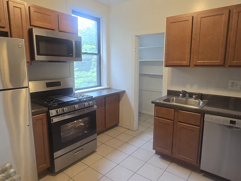 3524 N Broadway St #1S — Photo 2