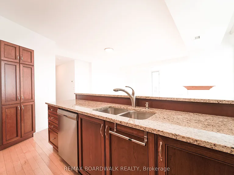 401 Golden Ave #1005 — Photo 12