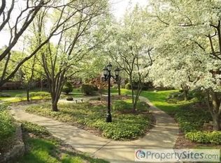 710 James St, Geneva, IL 60134