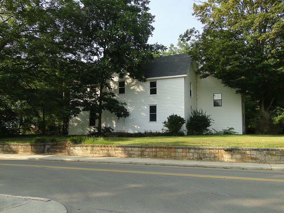 3 plex building