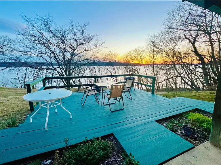 72 Lakeview Dr #3 — Photo 3