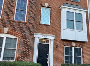 42762 Hollingsworth Ter, Chantilly, VA 20152