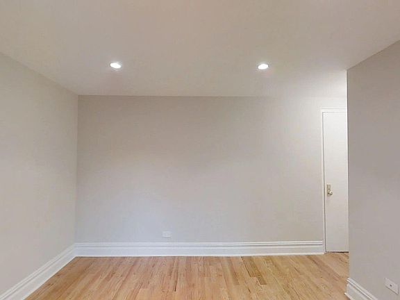 4th image of 13240 Sanford Ave #3P