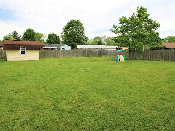 2nd image of 16 Robinhood Dr
