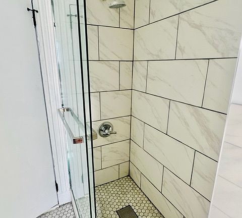 4th image of 434 Jefferson Ave #3
