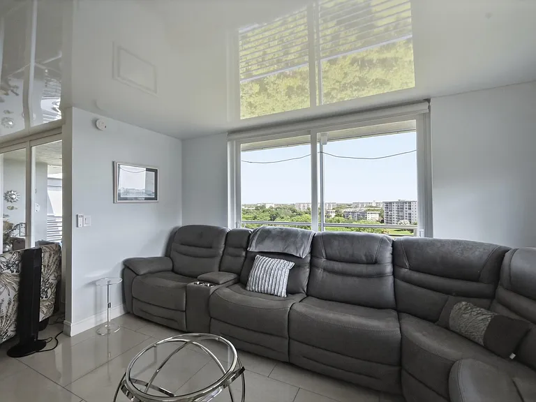 4015 W Palm Aire Dr #1001 — Photo 17