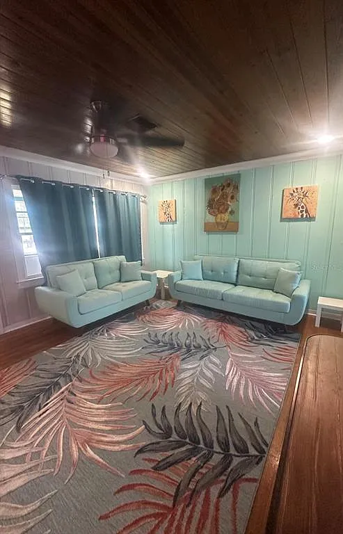 2 bed, 1.0 bath, 1124 sqft, $2,200 — Photo 2