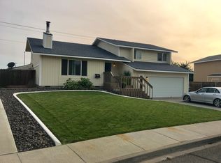 8913 W Deschutes Dr, Kennewick, WA 99336