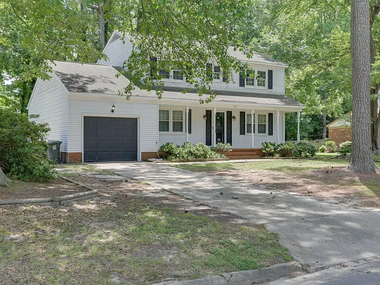318 Powhatan Dr — Photo 2