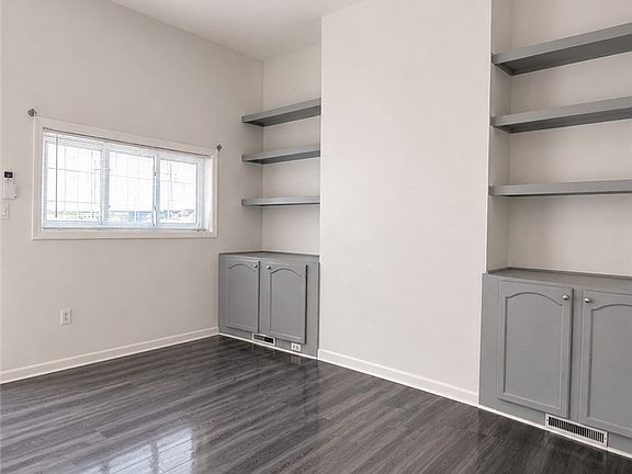 3rd image of 3232 McClure Ave