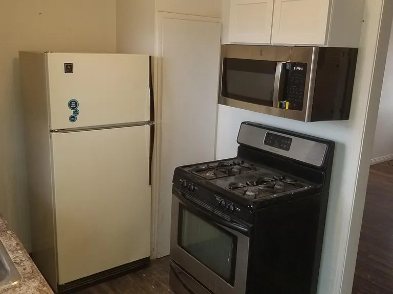 2733 Hilltop Dr — Photo 9