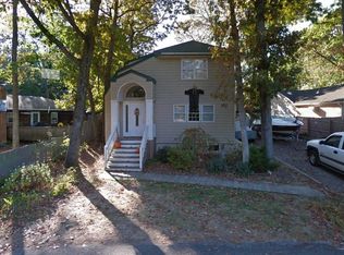 6 Dering Rd, Sound Beach, NY 11789