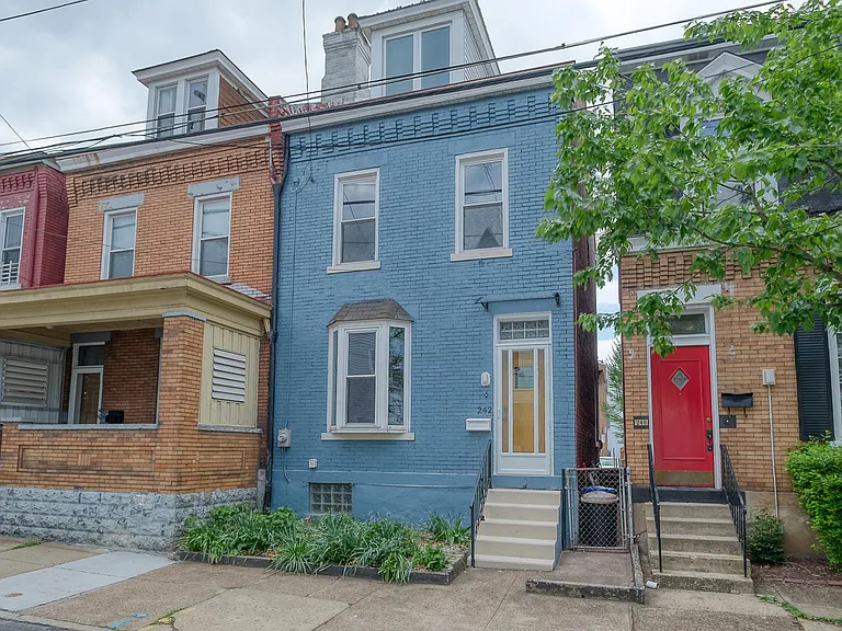 242 Edmond St — Photo 1