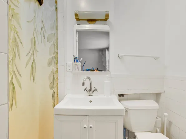 25-37 48th Street image 5 of 26