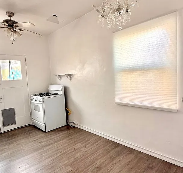 538 N Sycamore Ave — Photo 9