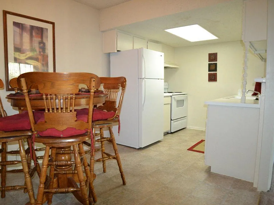 Brentwood Pointe