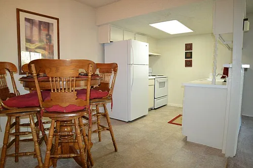 Brentwood Pointe Photo 1