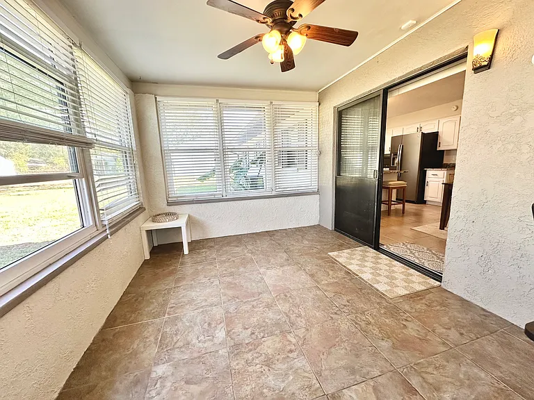 37137 Rutledge Dr — Photo 28