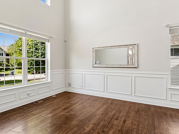 2nd image of 3520 Antoine Pl