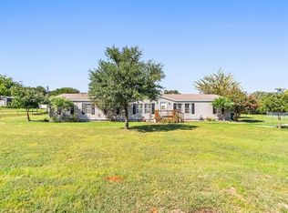 984 Fox Ln, Azle, TX 76020