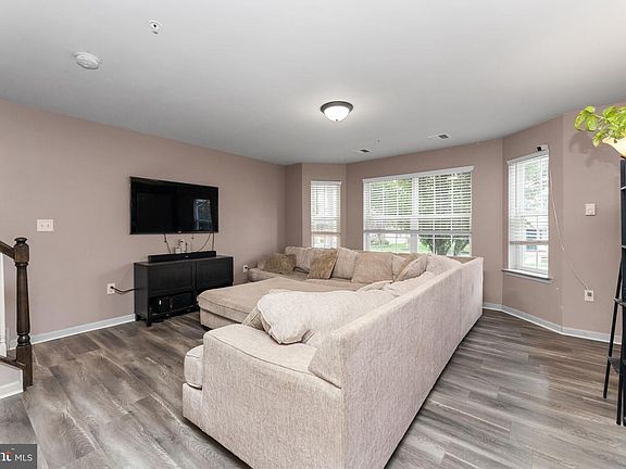 4th image of 3016 Davenport Way #M126-l