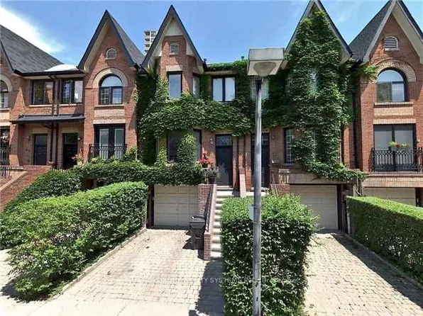 45 Soho Sq, Toronto, ON M5T 2Z2