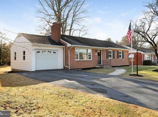 17917 Oak Ridge Dr, Hagerstown, MD 21740