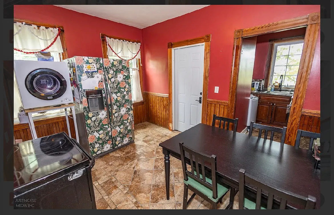 Building Photo - 496 River Ave #2
