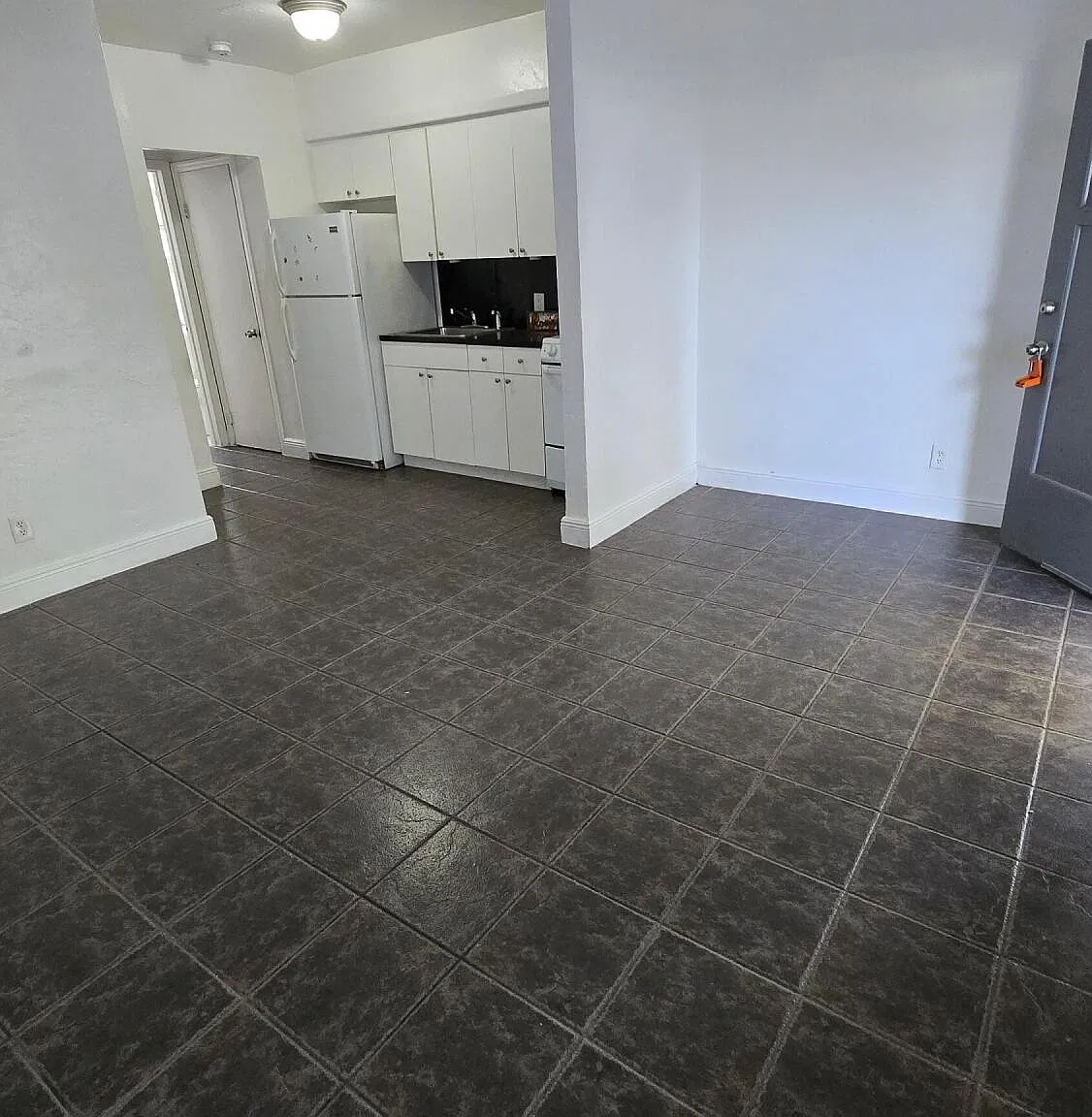 1 bed, 1.0 bath, 500 sqft, $1,400 — Photo 3