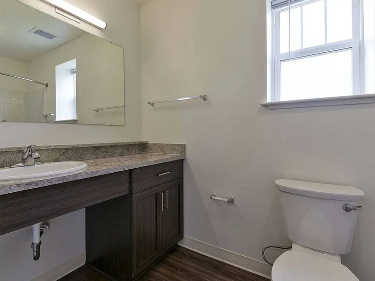 Dodson Pointe Apartment Homes — Photo 84