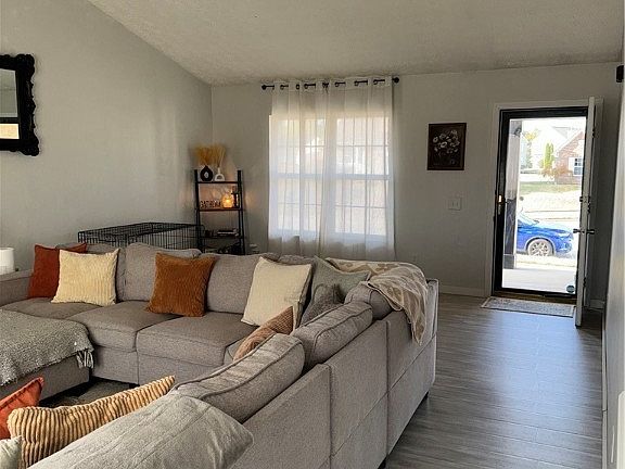 4th image of 504 Wintergreen Pl