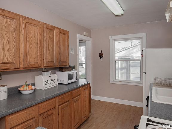 2nd image of 2348 6th Street Ct