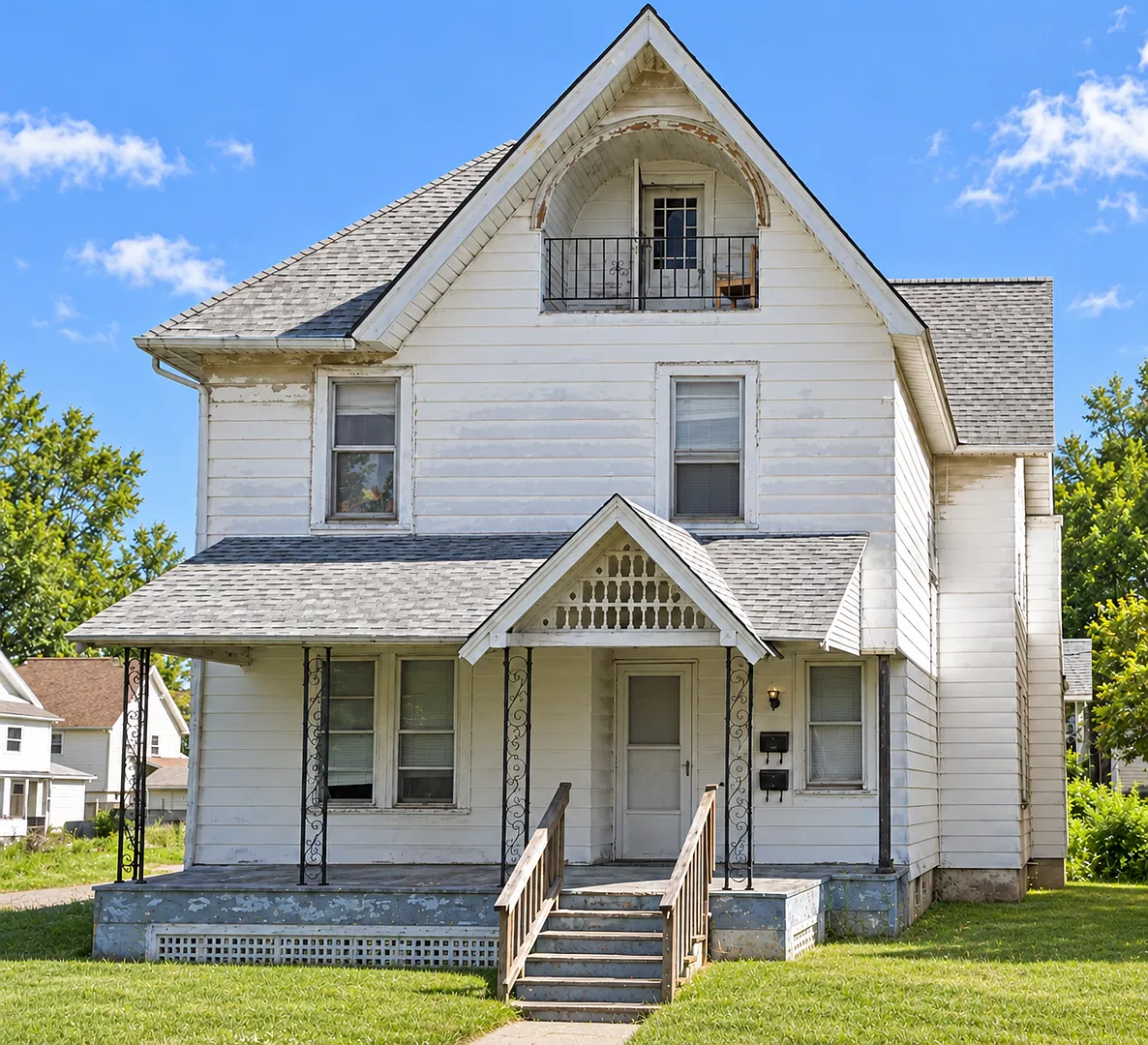 1688-1688 1/2 Taylor Place — Photo 1