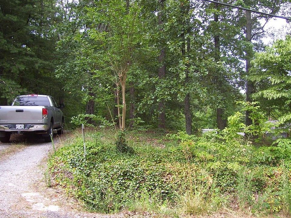 2nd image of 142 Ridge Pine Dr